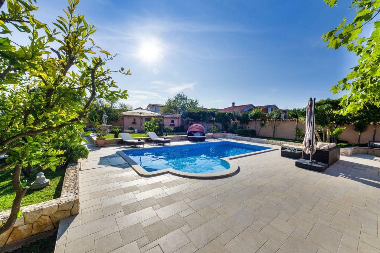 Navis Luxury Villa Vodice Luaran gambar