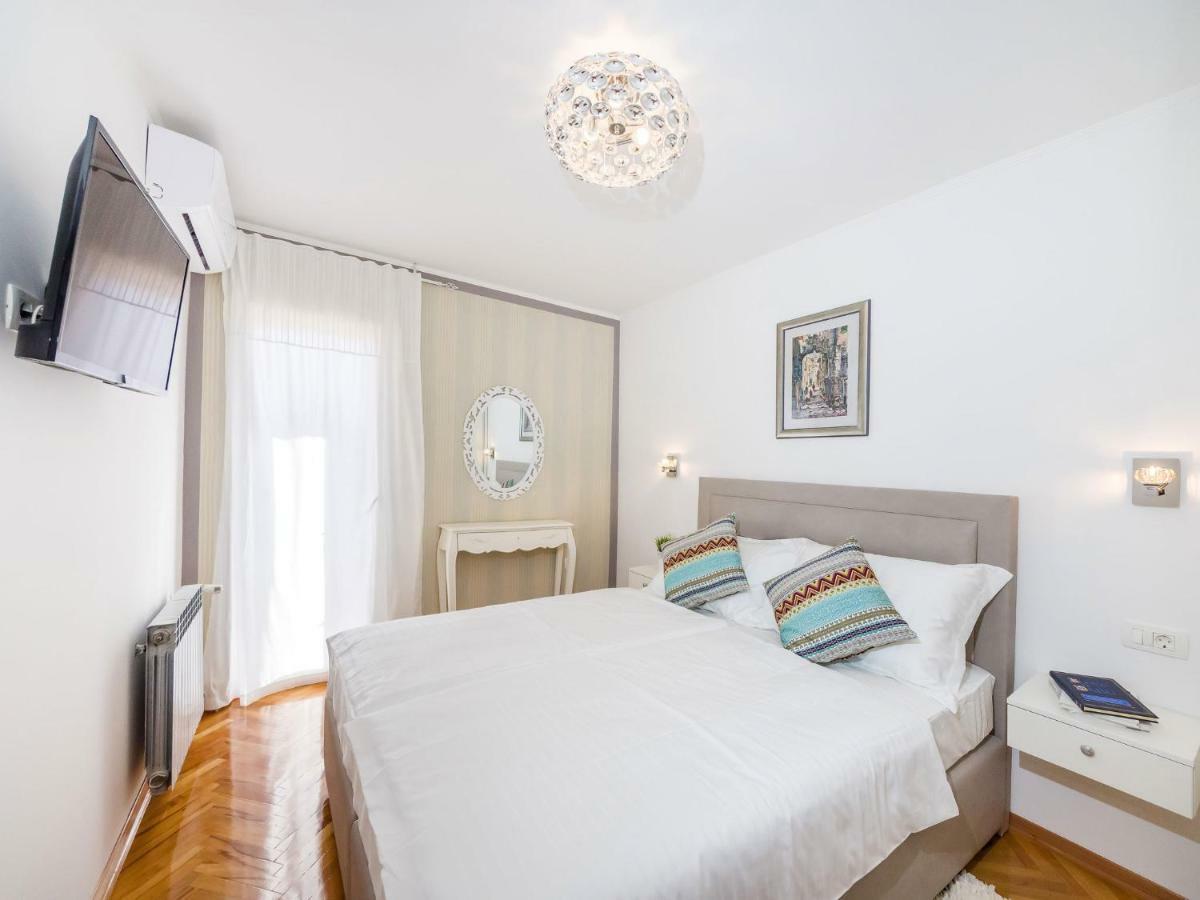 Navis Luxury Villa Vodice Luaran gambar