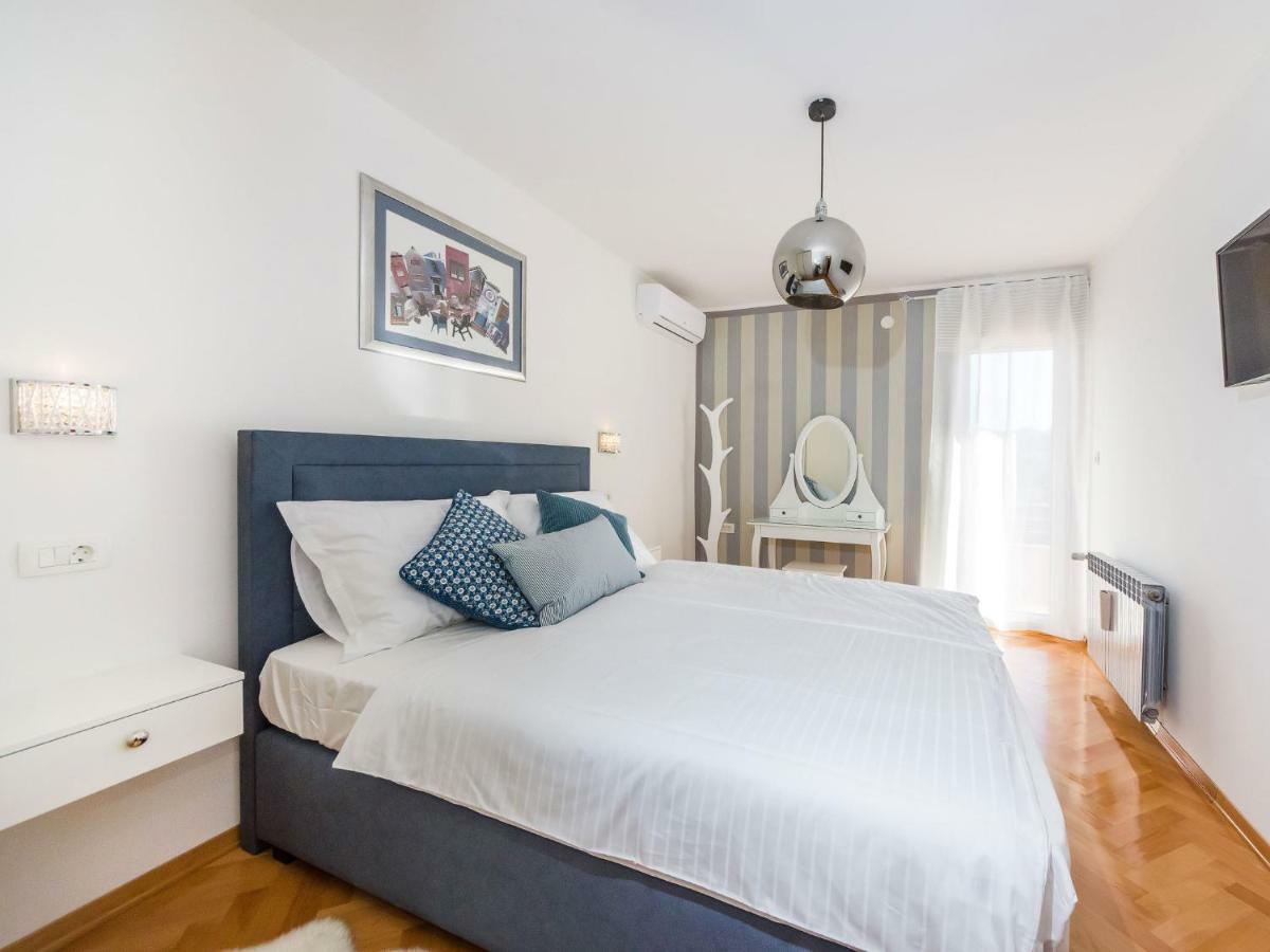 Navis Luxury Villa Vodice Luaran gambar